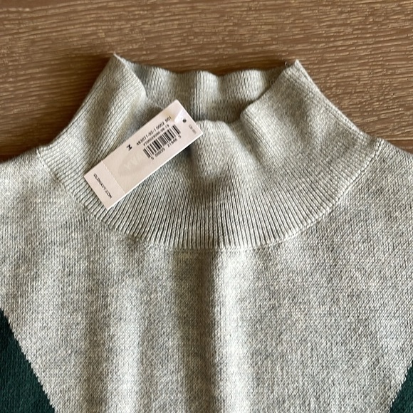 Sweater - Picture 2 of 3